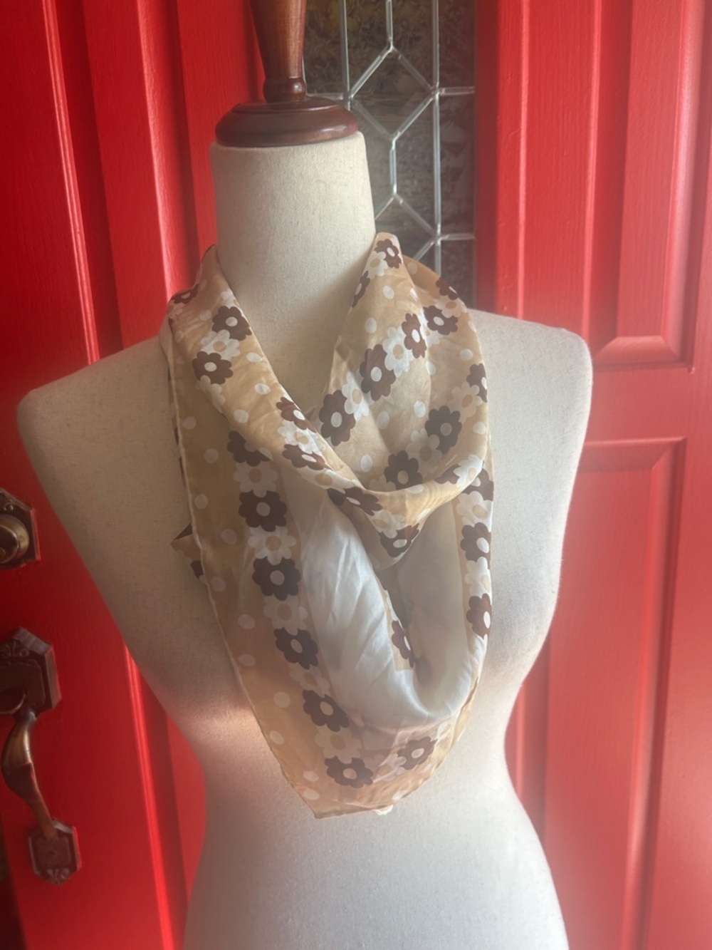 Vintage Daisy Square Scarf - Picture 8 of 10